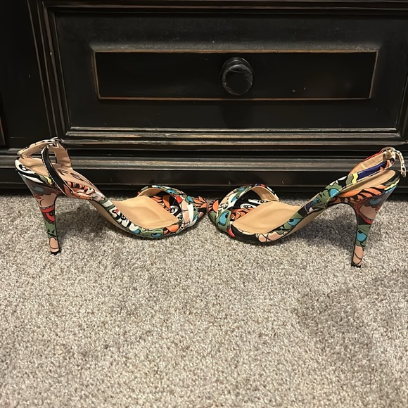 FSJ MULTI COLOR PATENT HIGH HEEL SANDALS - Picture 4 of 5